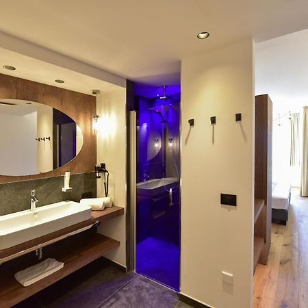 Hotel Goldene Traube Термено Экстерьер фото