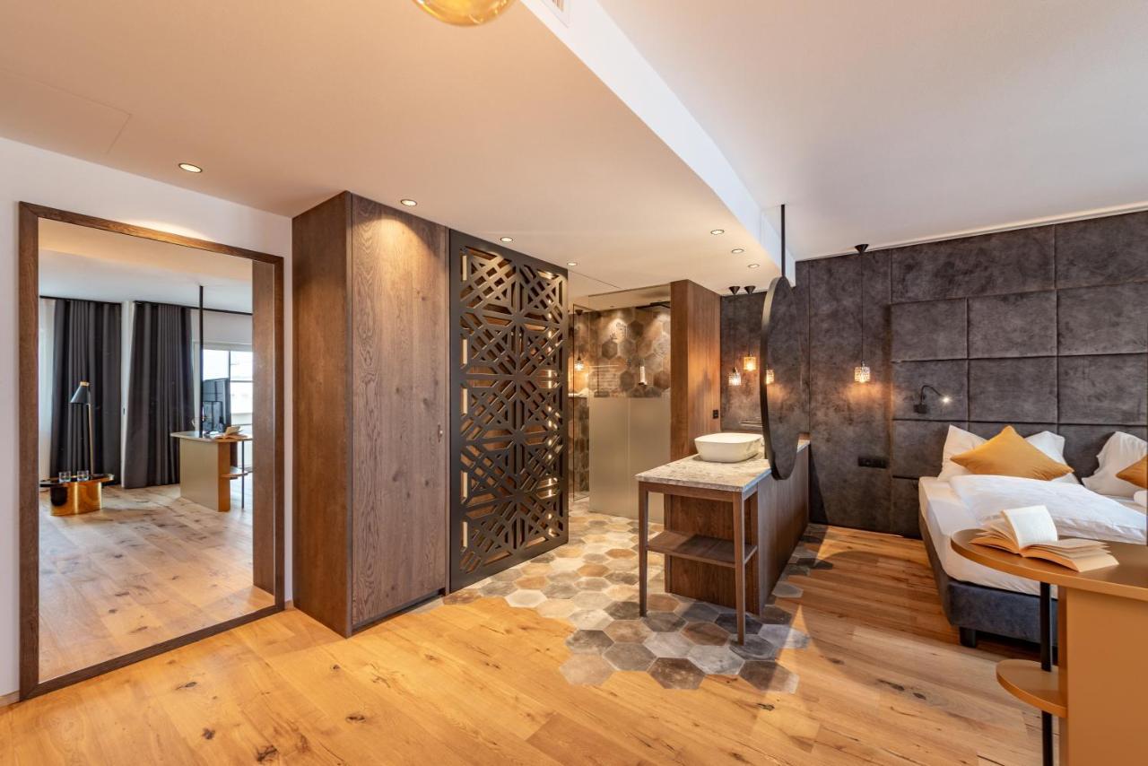 Hotel Goldene Traube Термено Экстерьер фото