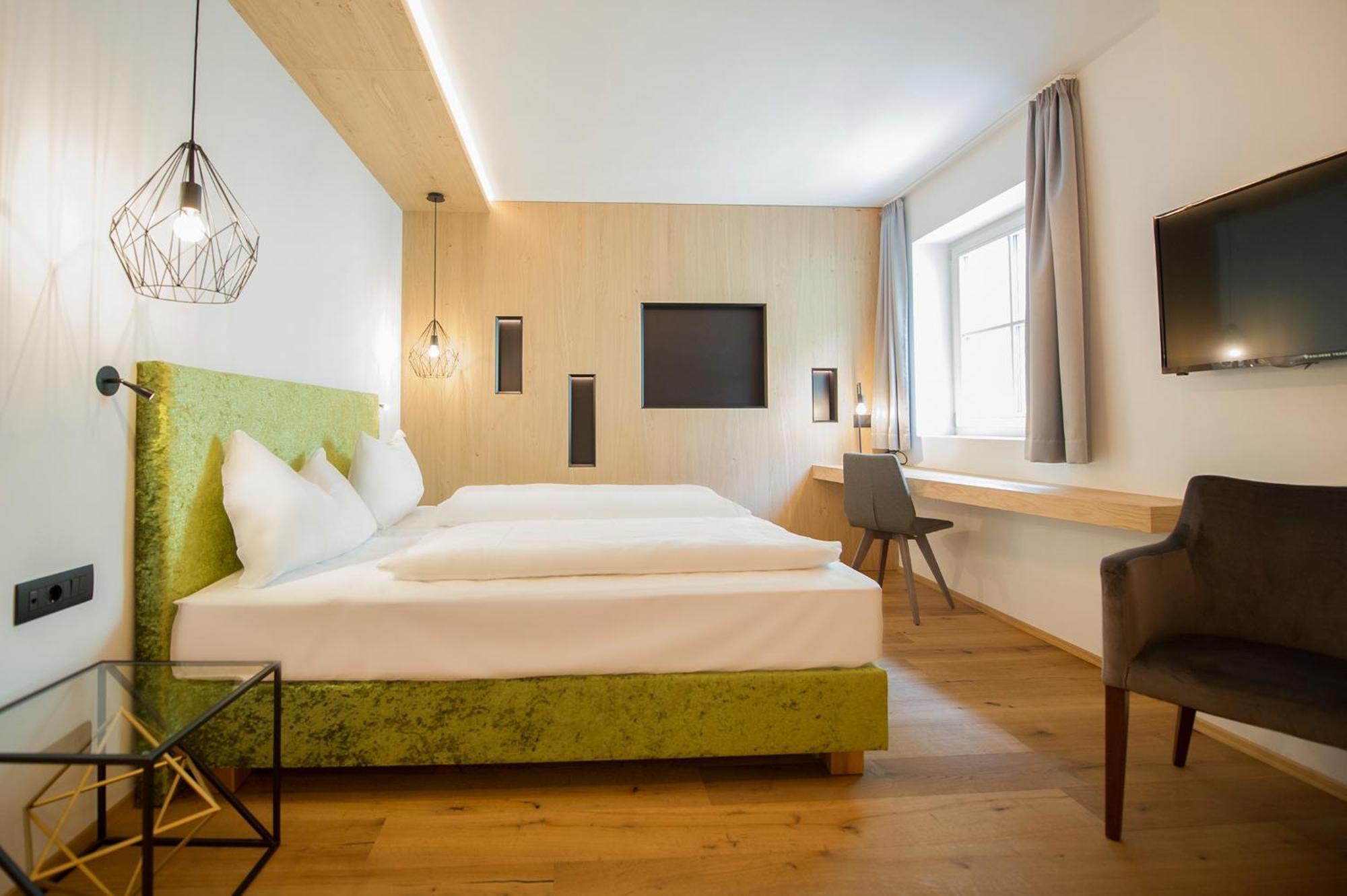 Hotel Goldene Traube Термено Экстерьер фото