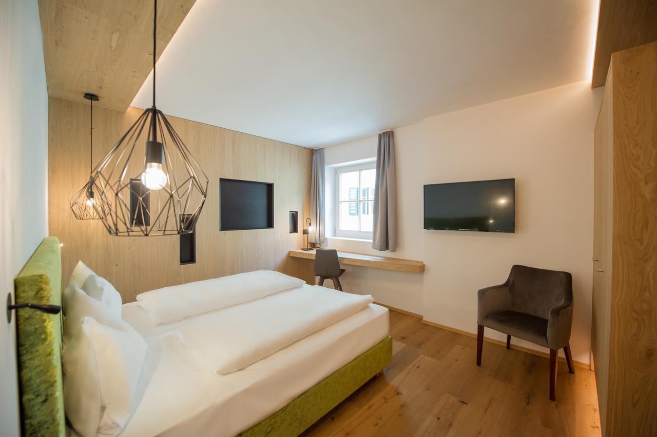 Hotel Goldene Traube Термено Экстерьер фото